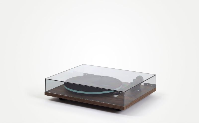 Rega Planar 2 turntable with factory fitted Carbon cartridge