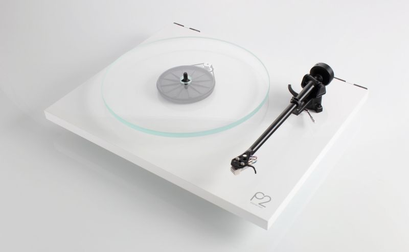 Rega Planar 2 turntable with factory fitted Carbon cartridge